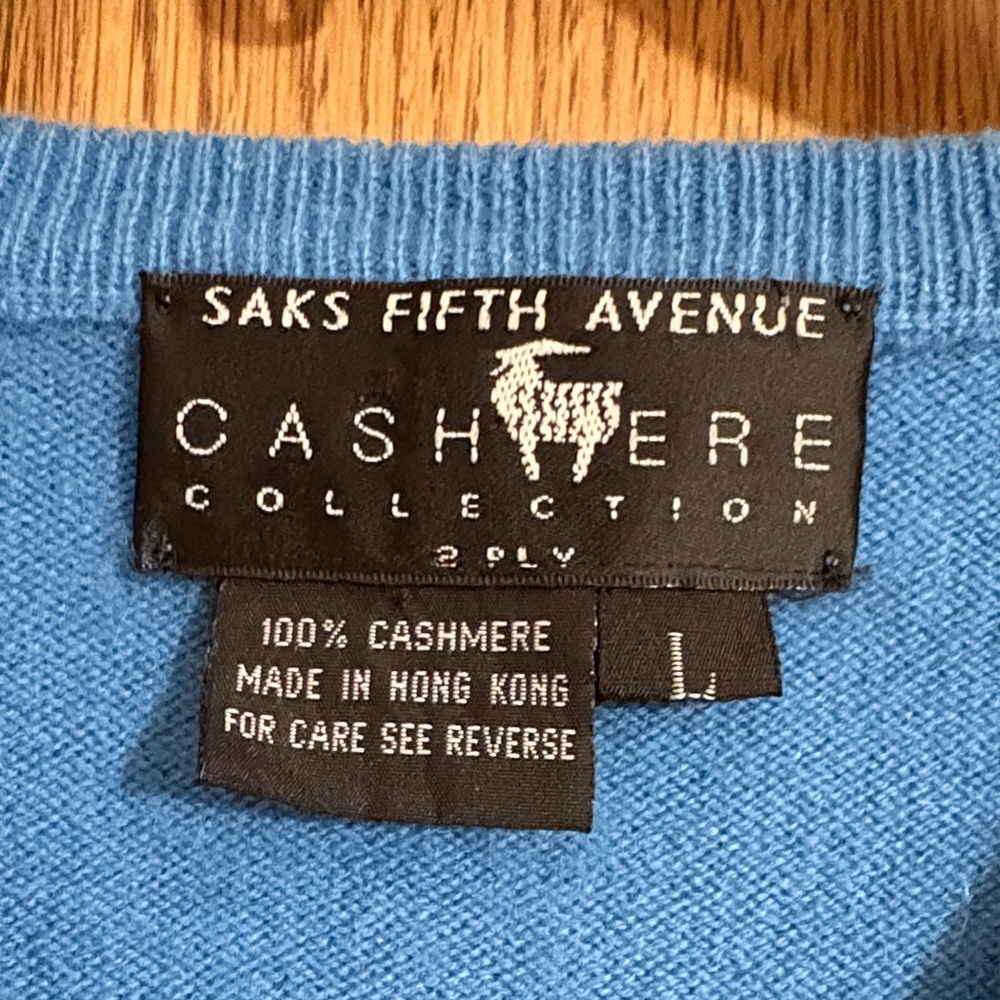 100% Cashmere Saks Fifth Avenue Men's V-Neck Blue Sweater Vest - Picture 2 of 7
